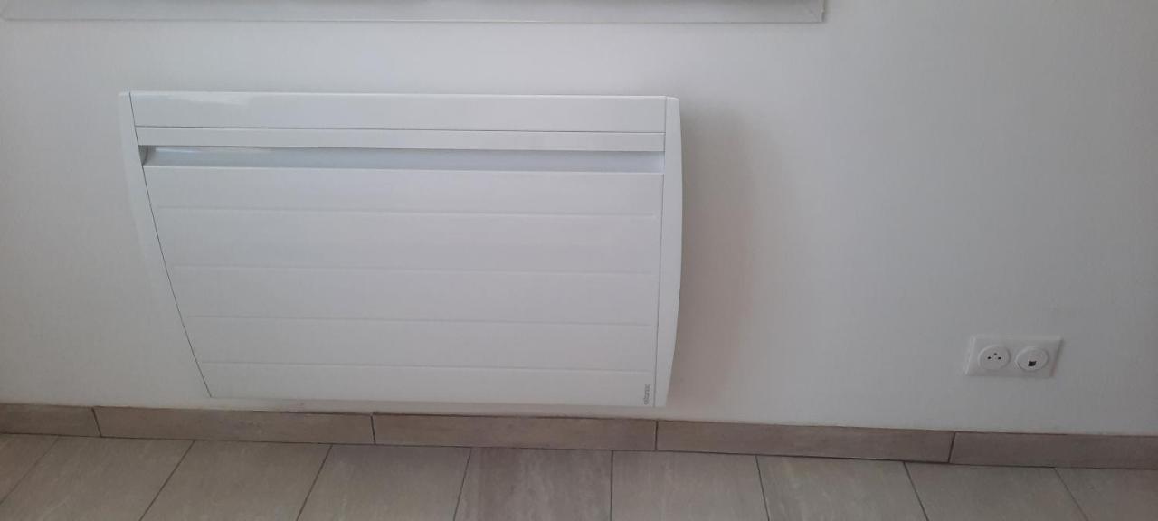 Studio Parking Gratuit Sur Place Claye Souilly Exterior photo